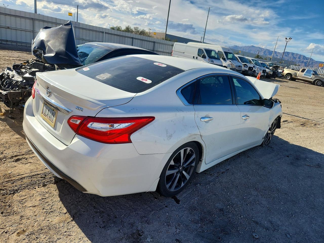 2016 Nissan Altima 2.5 Sr - Фото 3