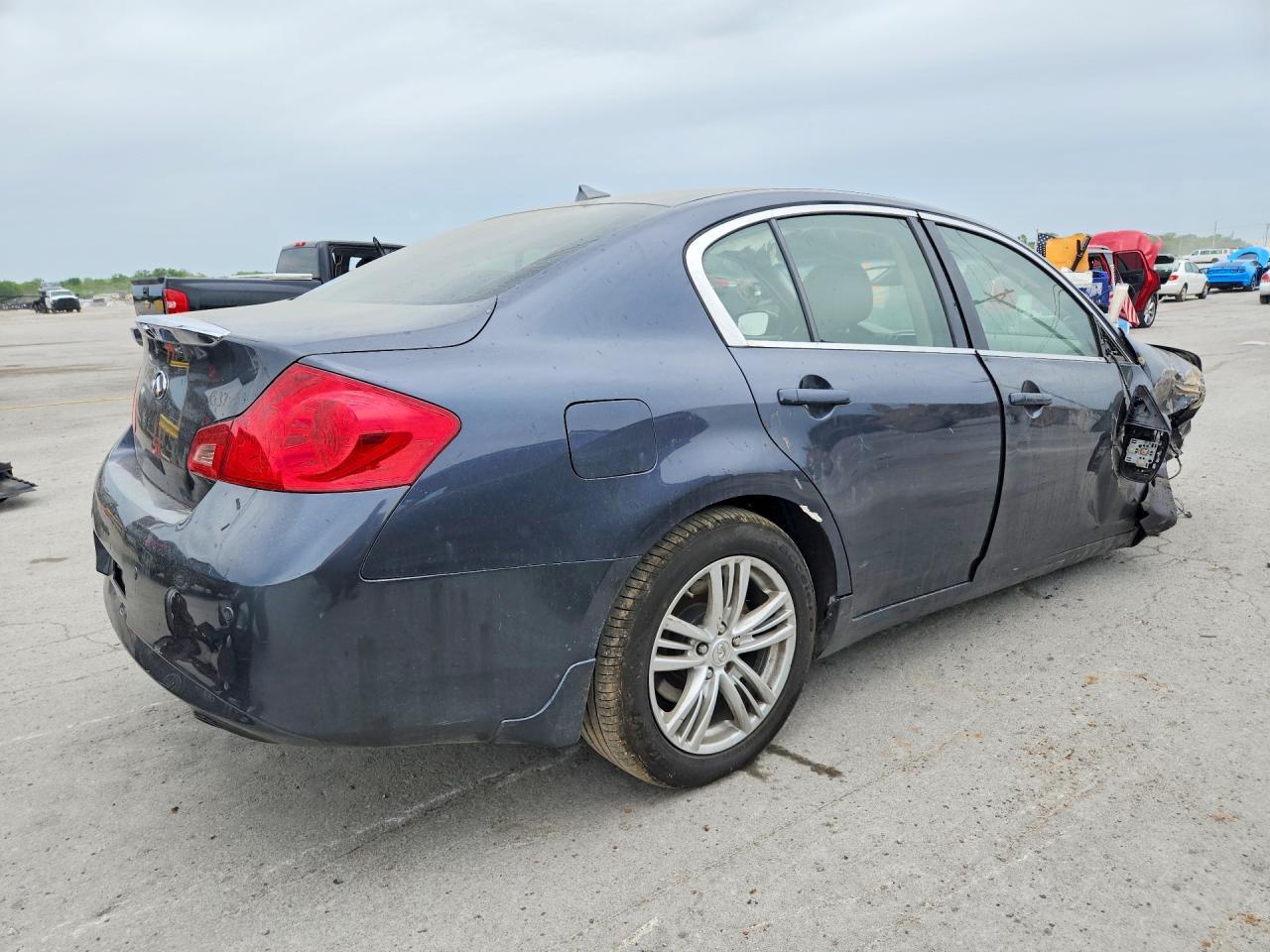 2013 Infiniti G37 Sedan X - Image 3