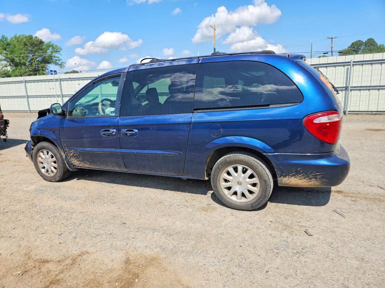 2003 Chrysler Town & Country Ex - Image 2