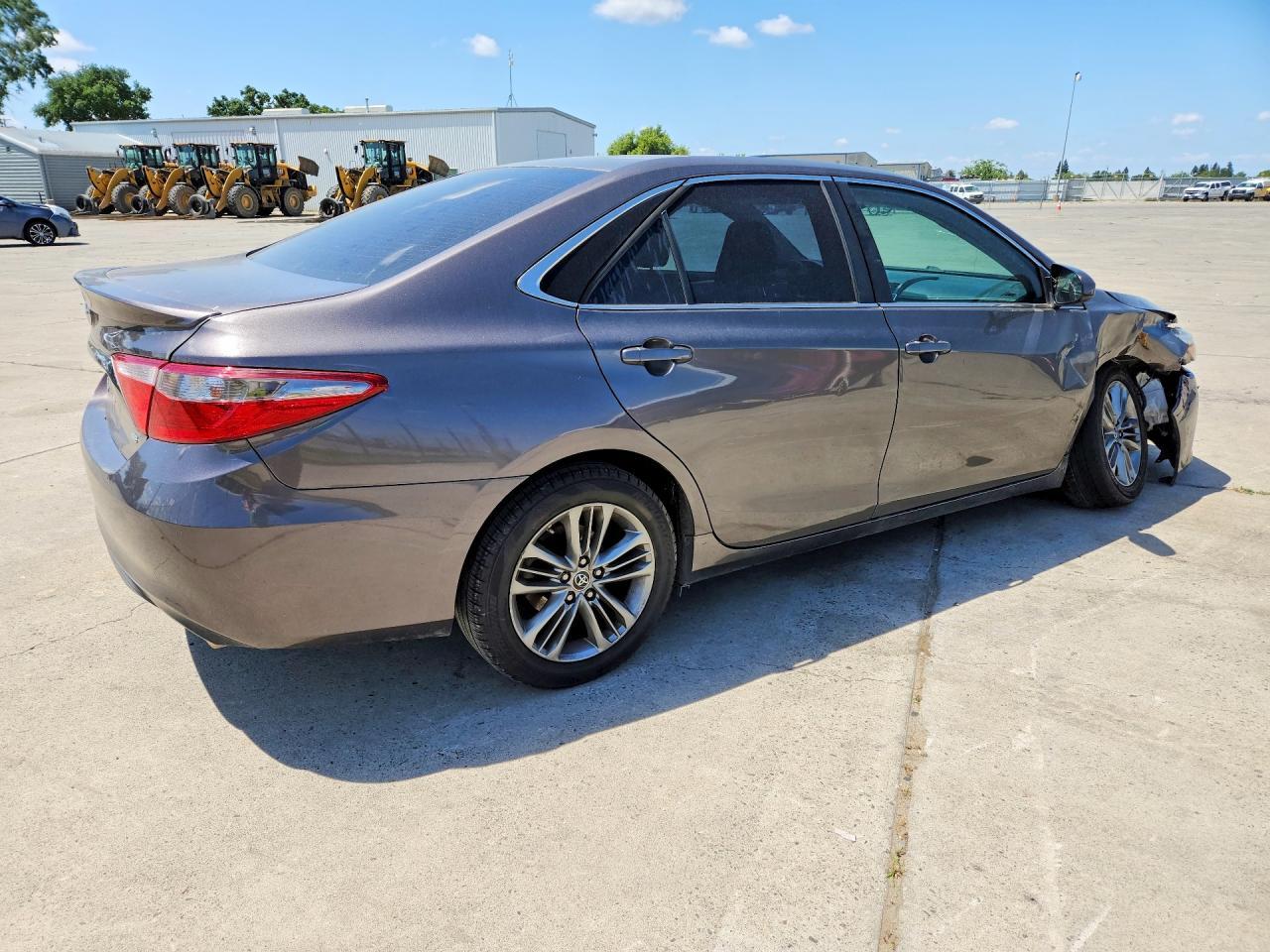 2016 Toyota Camry Se - Image 3