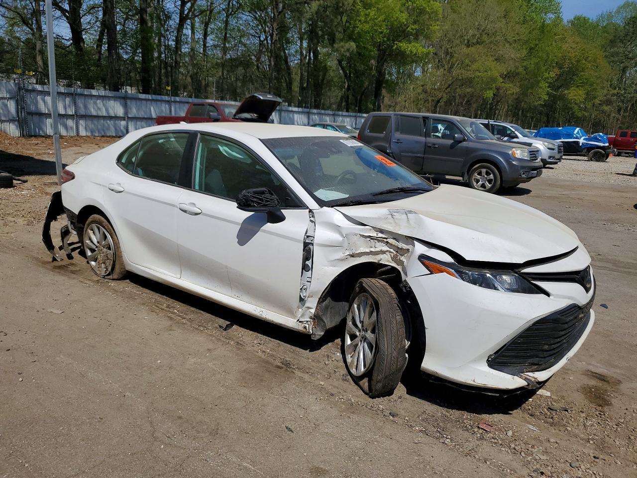 2019 Toyota Camry Le - Image 4