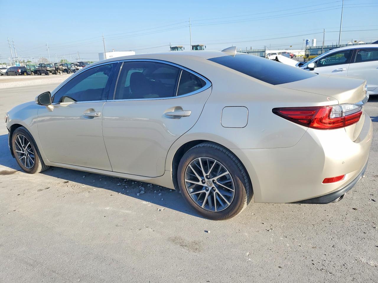 2017 Lexus Es 350 Base - Фото 2