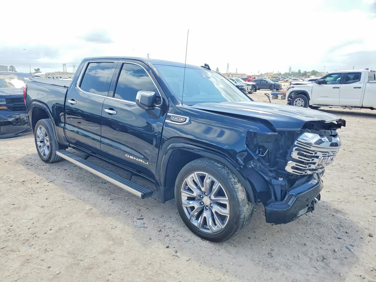 2024 GMC Sierra K1500 Denali - Image 4