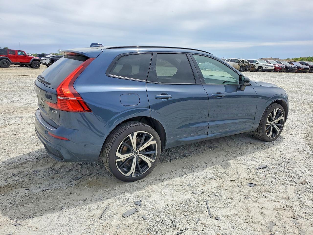 2025 Volvo Xc60 Ultra - Фото 3