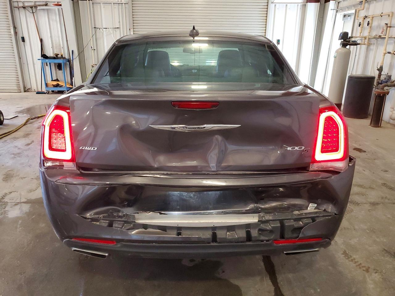 2015 Chrysler 300 S - Image 6