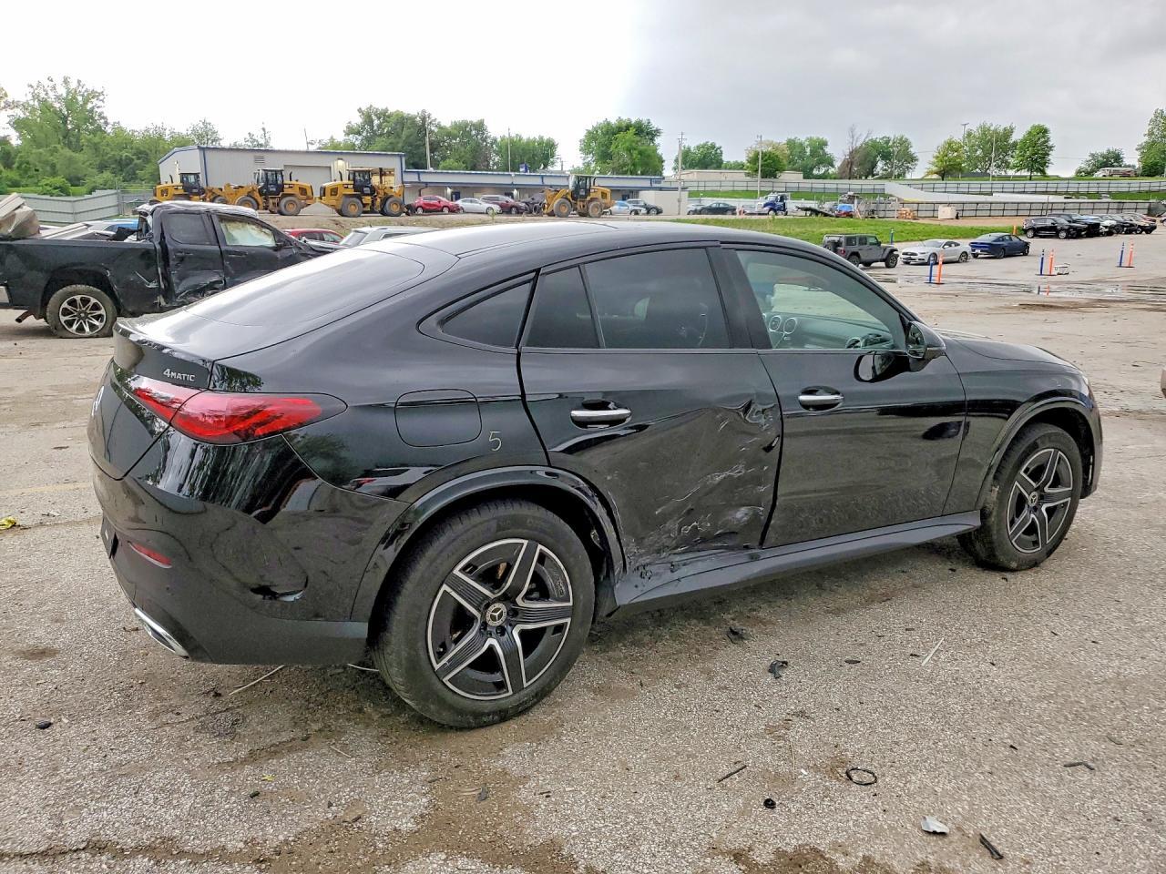 2024 Mercedes-Benz Glc Coupe 300 4Matic - Image 3