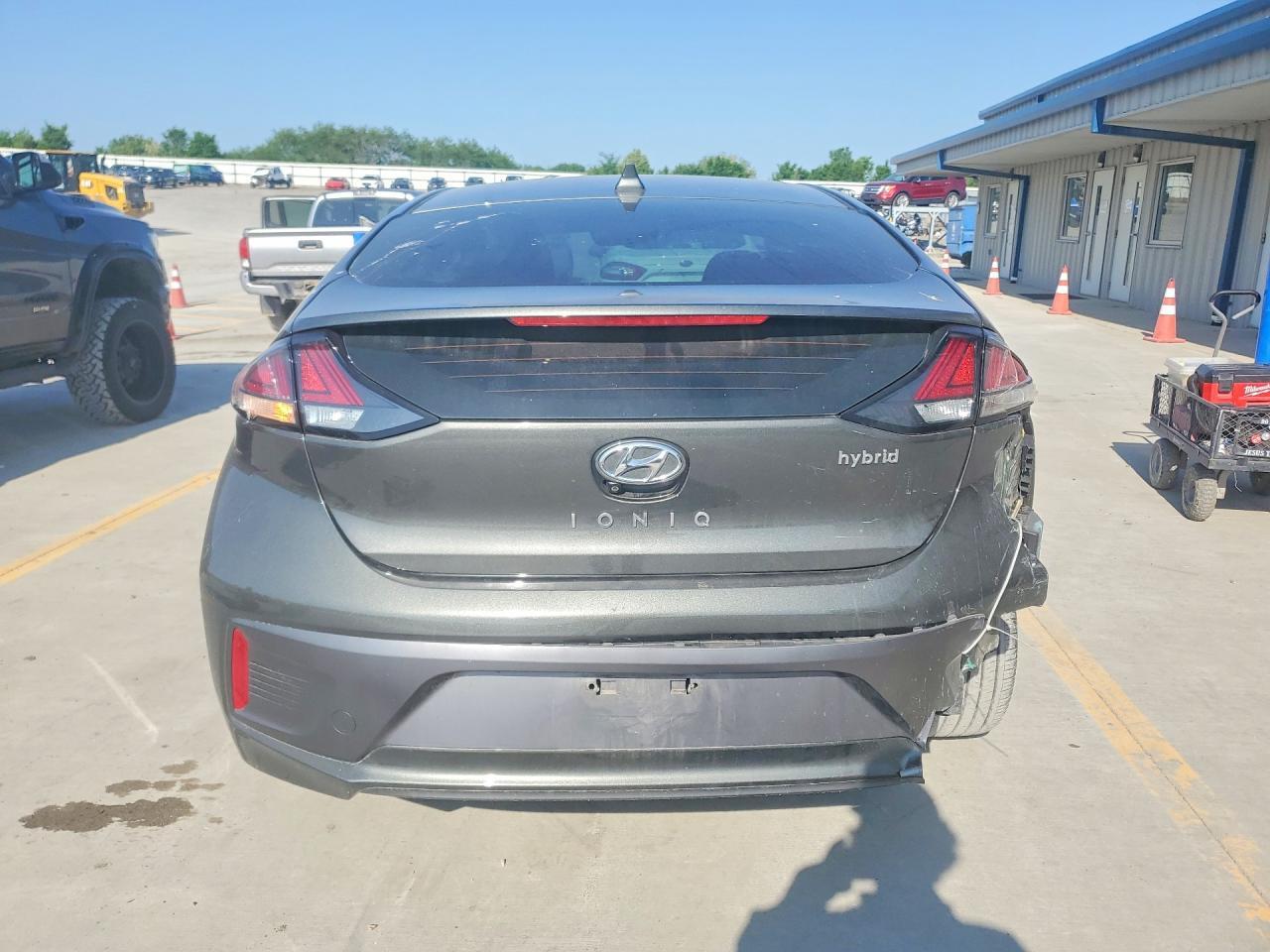 2021 Hyundai Ioniq Hybrid Sel - Image 6