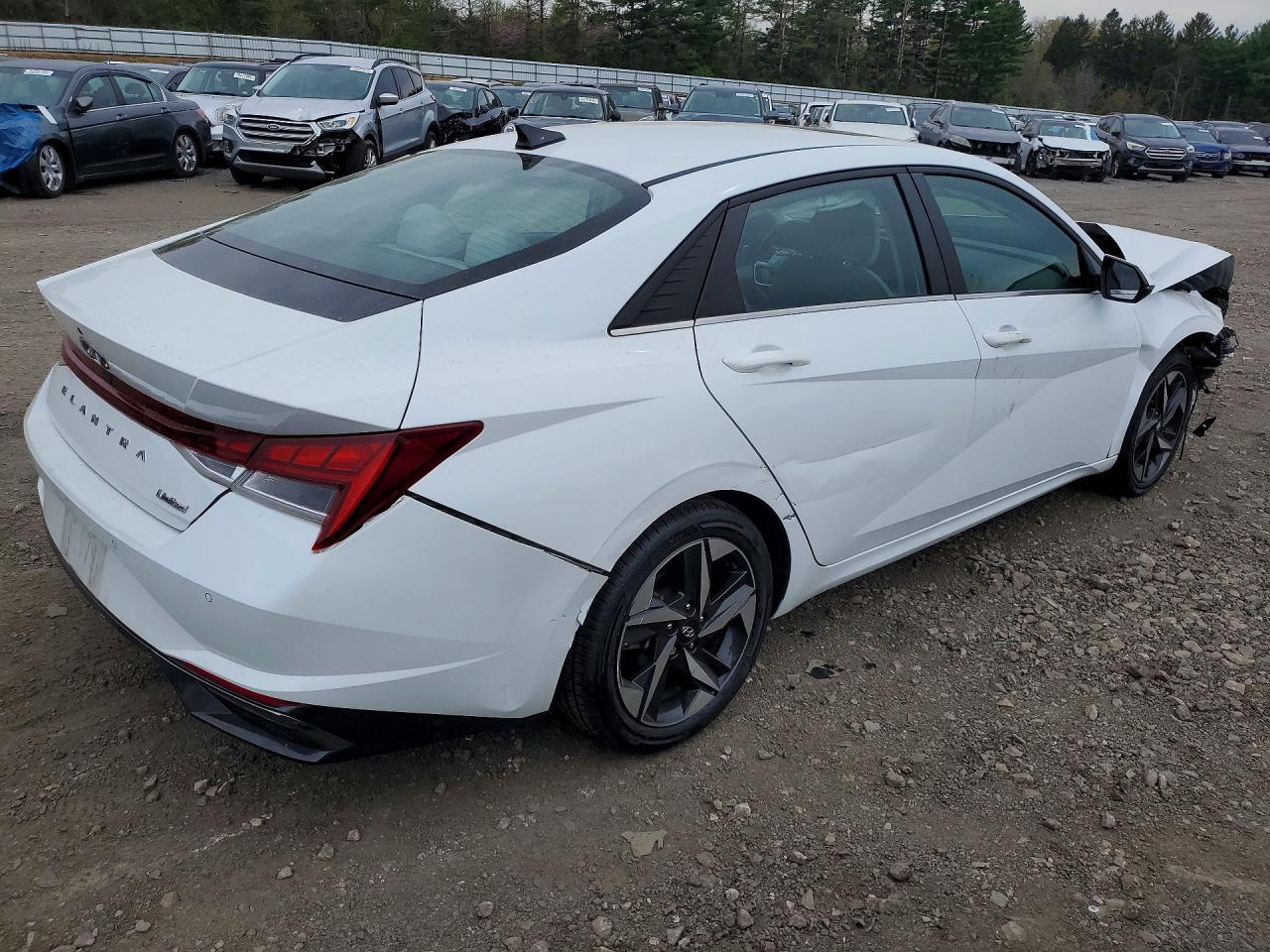 2021 Hyundai Elantra Limited - Image 3