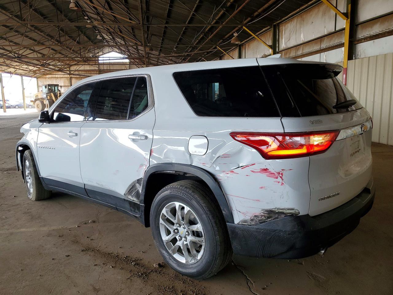 2021 Chevrolet Traverse Ls - Фото 2