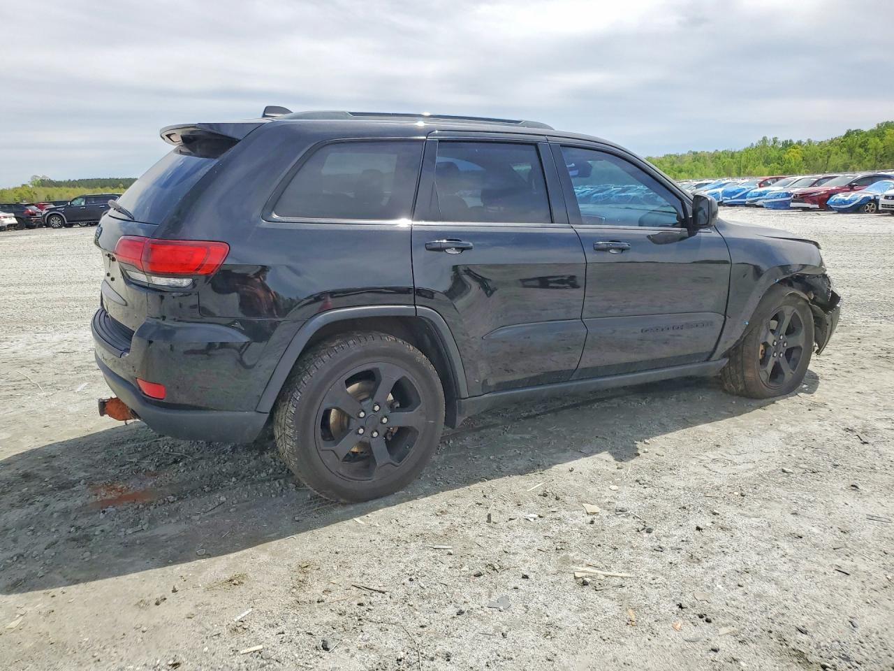 2018 Jeep Grand Cherokee Laredo - Image 3