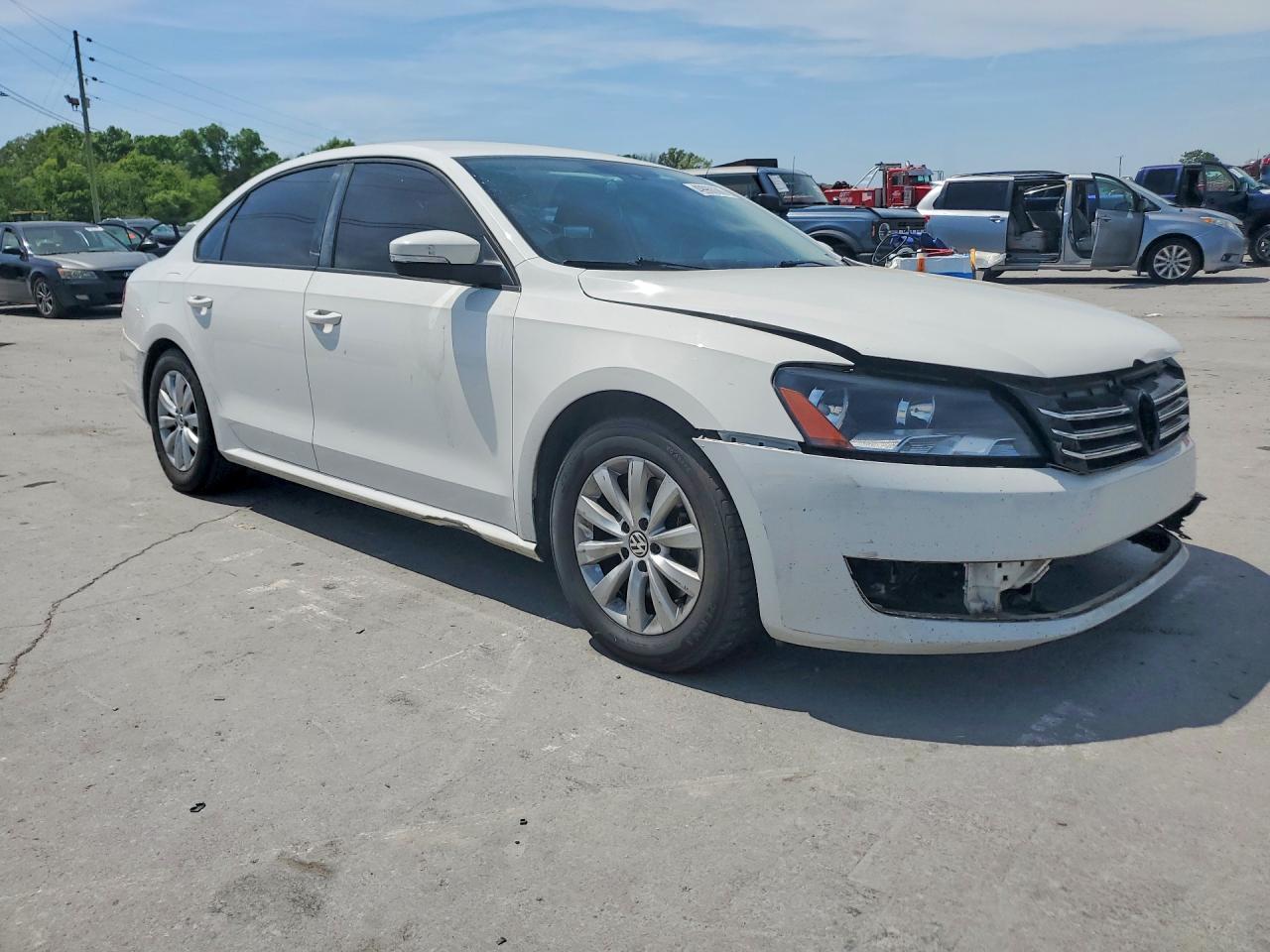 2013 Volkswagen Passat S - Фото 4