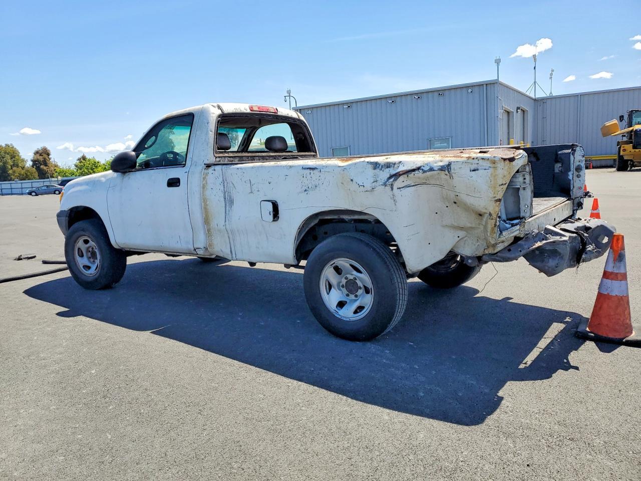 2000 Toyota Tundra Base - Image 2
