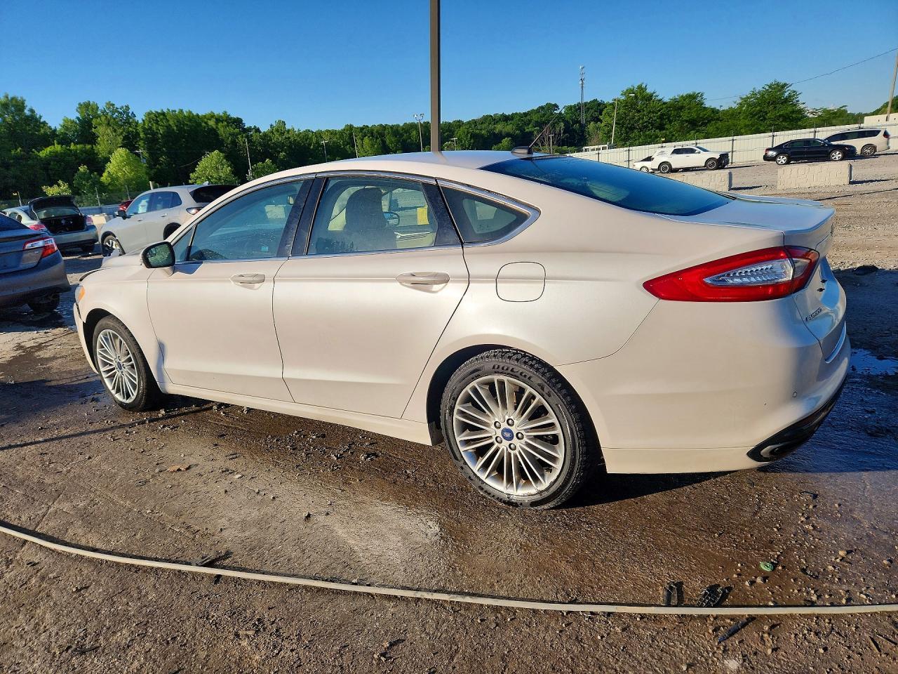 2016 Ford Fusion Se - Фото 2