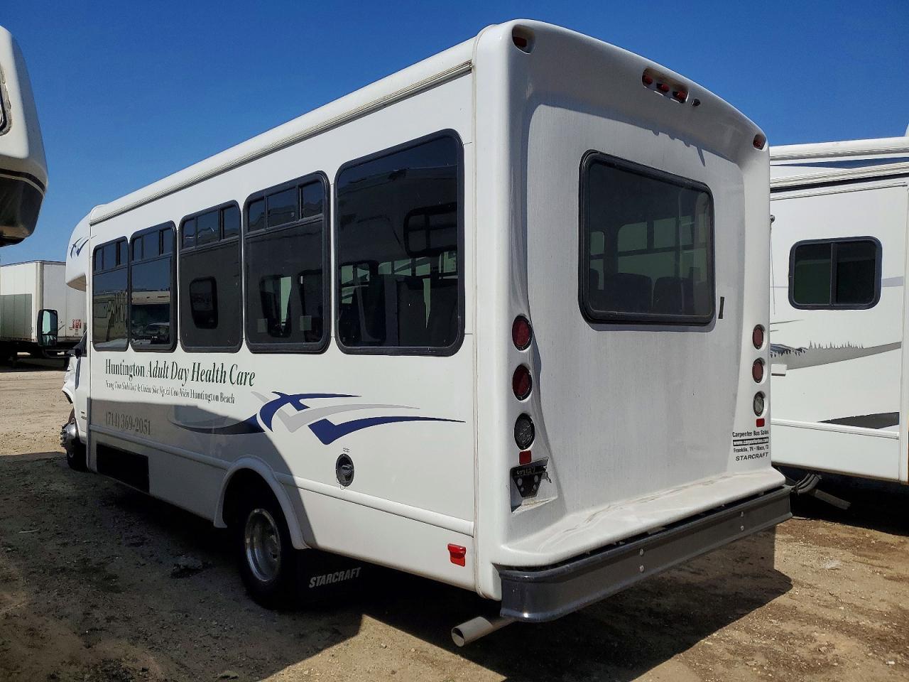 2024 Chevrolet Express G4500 - Фото 3