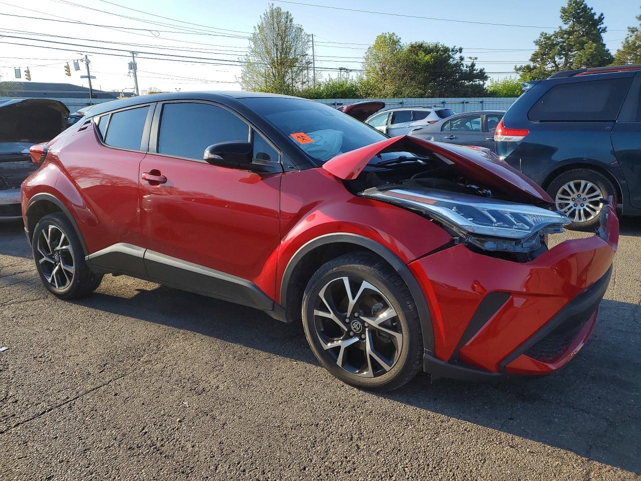 2020 Toyota C-Hr Xle - Image 4