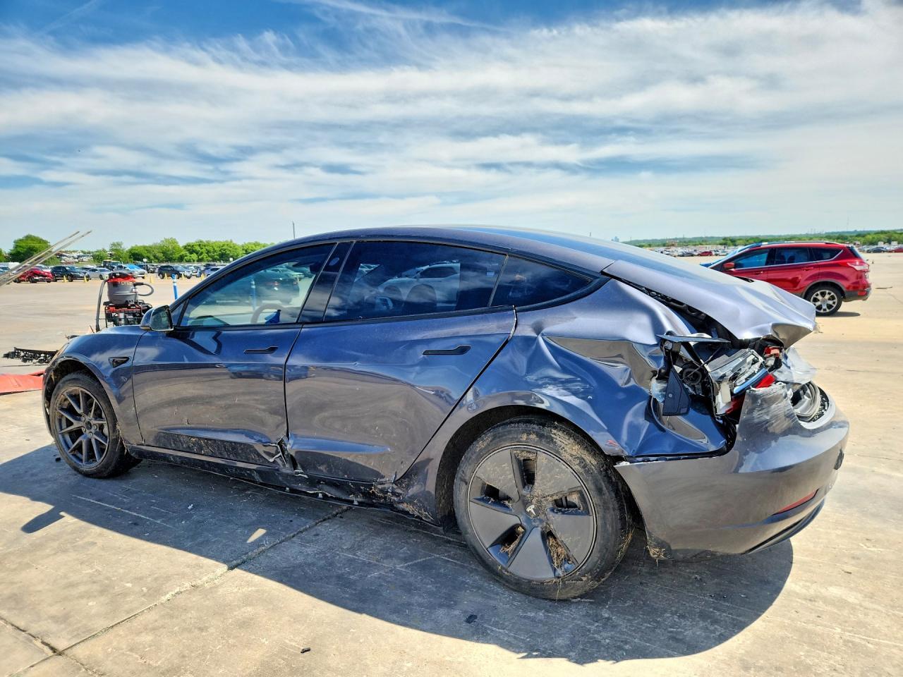 2023 Tesla Model 3 - Фото 2