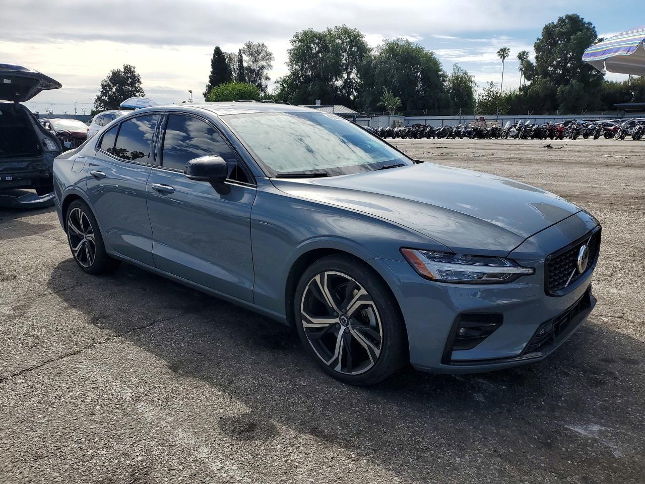 2024 Volvo S60 Core - Фото 4