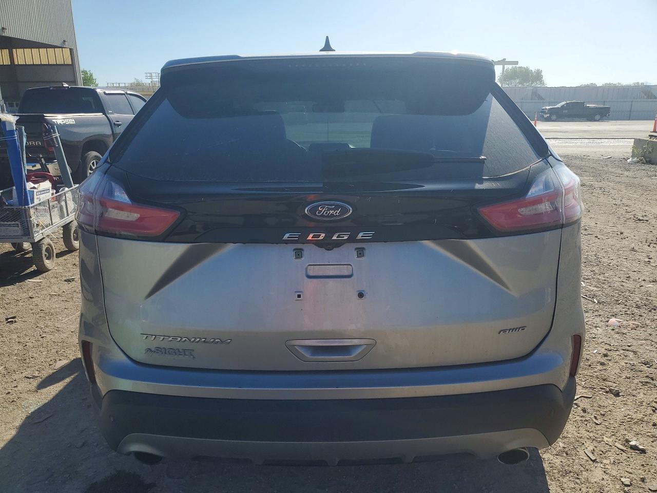 2022 Ford Edge Titanium - Фото 6
