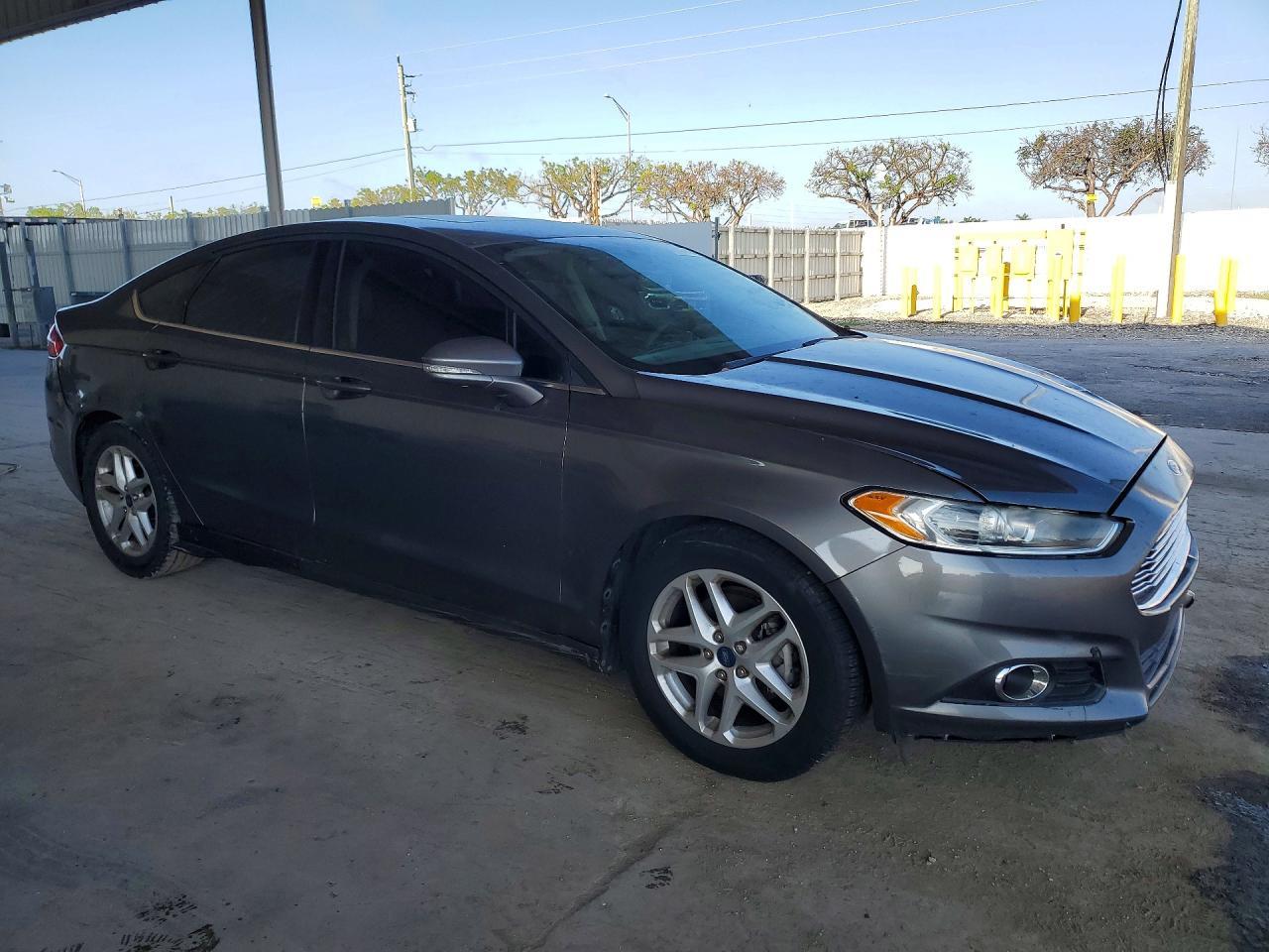 2014 Ford Fusion Se - Фото 4