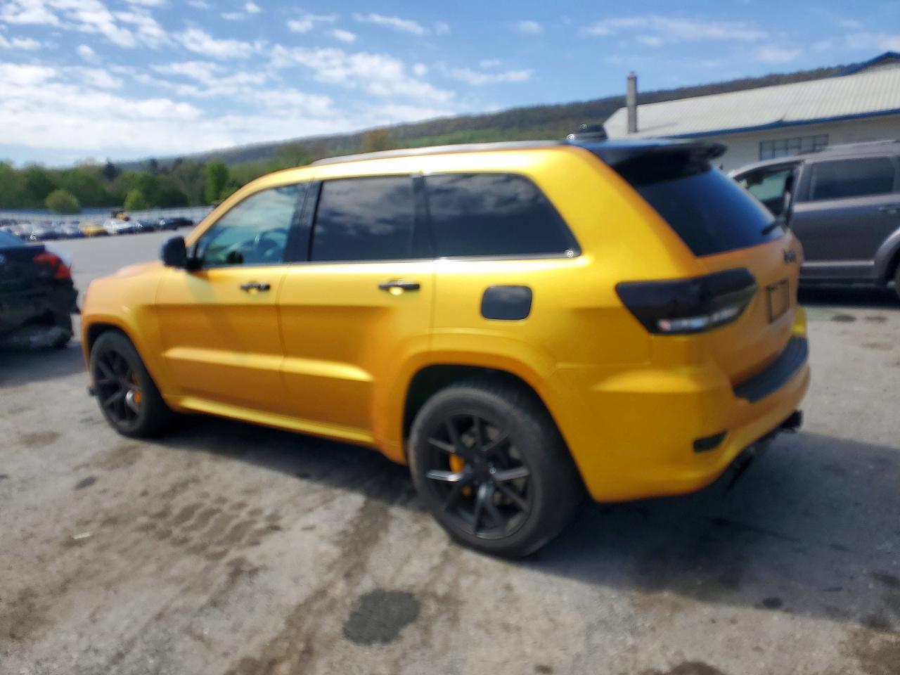 2017 Jeep Grand Cherokee Srt-8 - Image 2