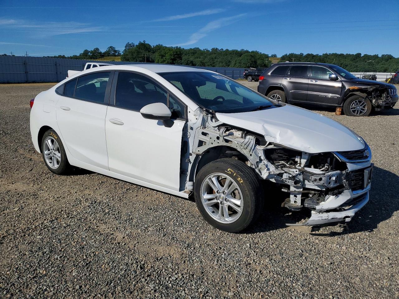 2017 Chevrolet Cruze Ls - Image 4