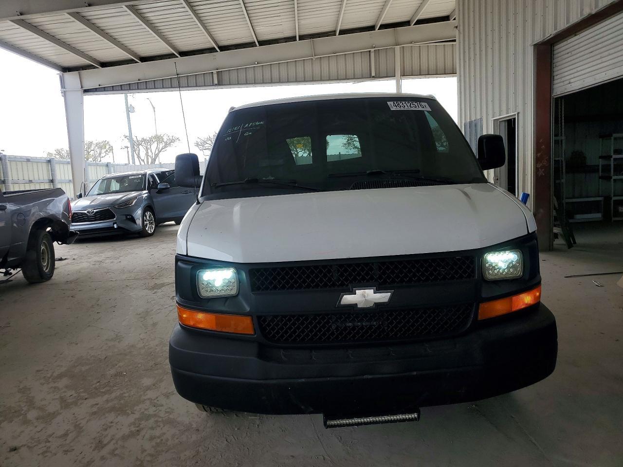 2010 Chevrolet Express G2500 - Фото 5