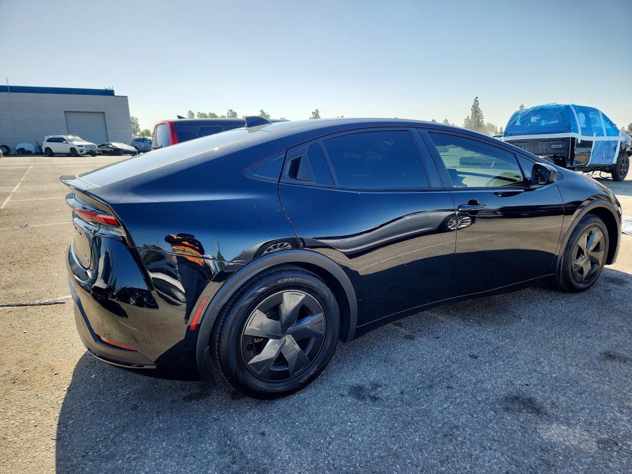 2024 Toyota Prius Le - Фото 3