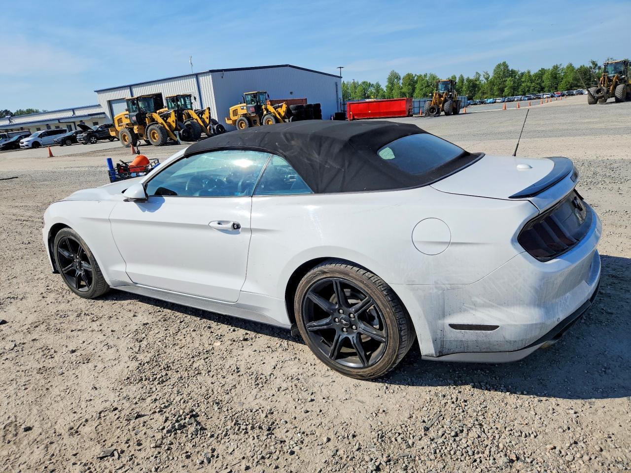 2018 Ford Mustang - Фото 2