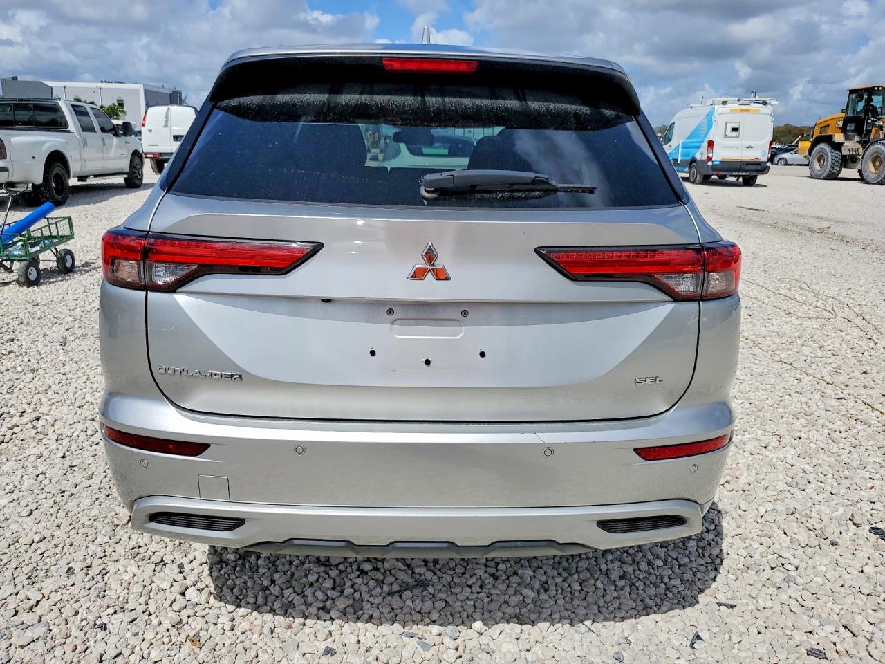 2023 Mitsubishi Outlander Sel - Image 6