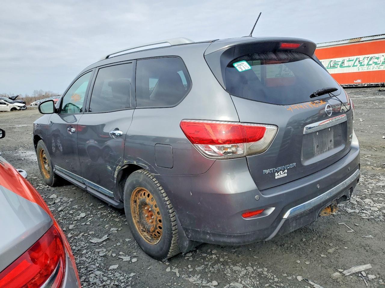 2015 Nissan Pathfinder S - Image 2