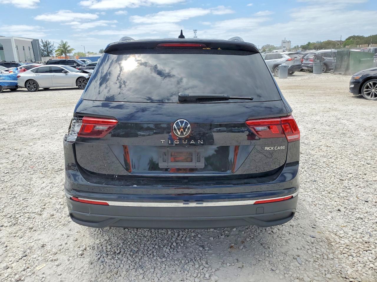 2023 Volkswagen Tiguan S - Фото 6