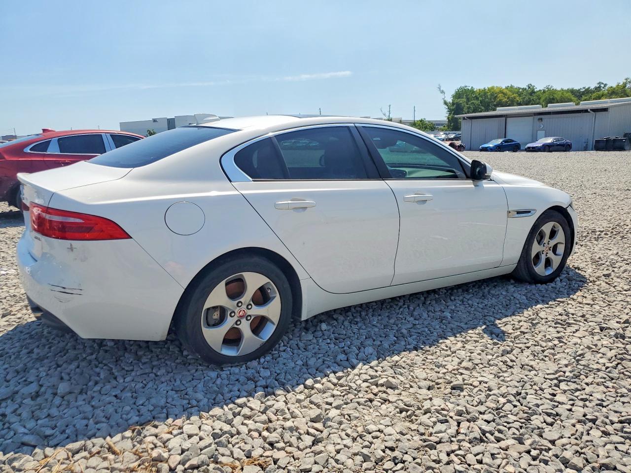 2017 Jaguar Xe - Image 3