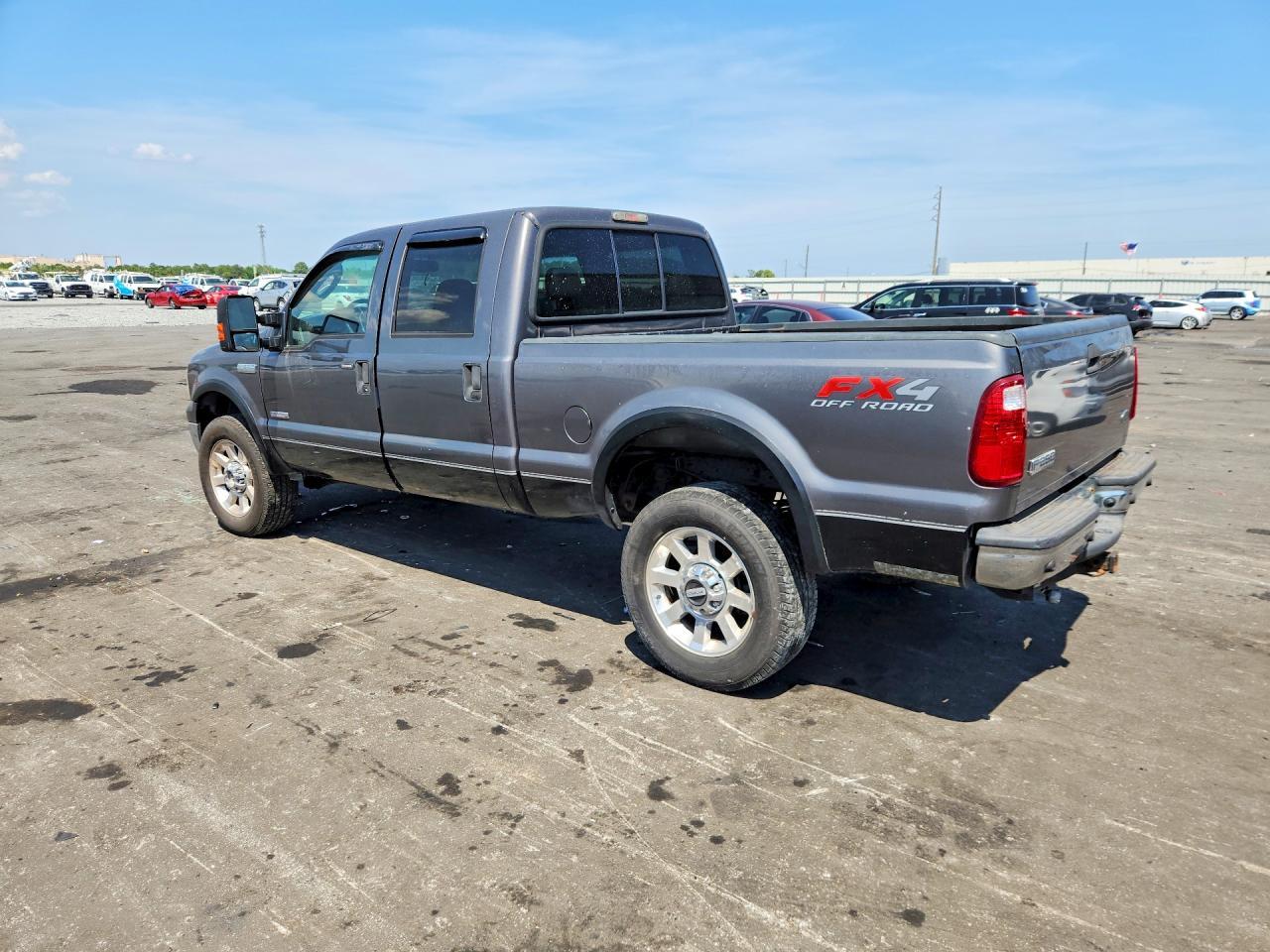 2006 Ford F-350 Supe - Image 2
