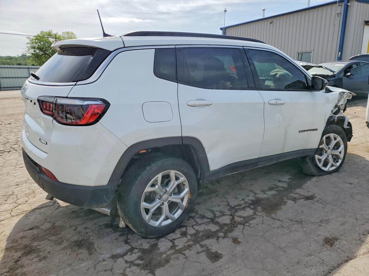 2024 Jeep Compass Latitude - Фото 3