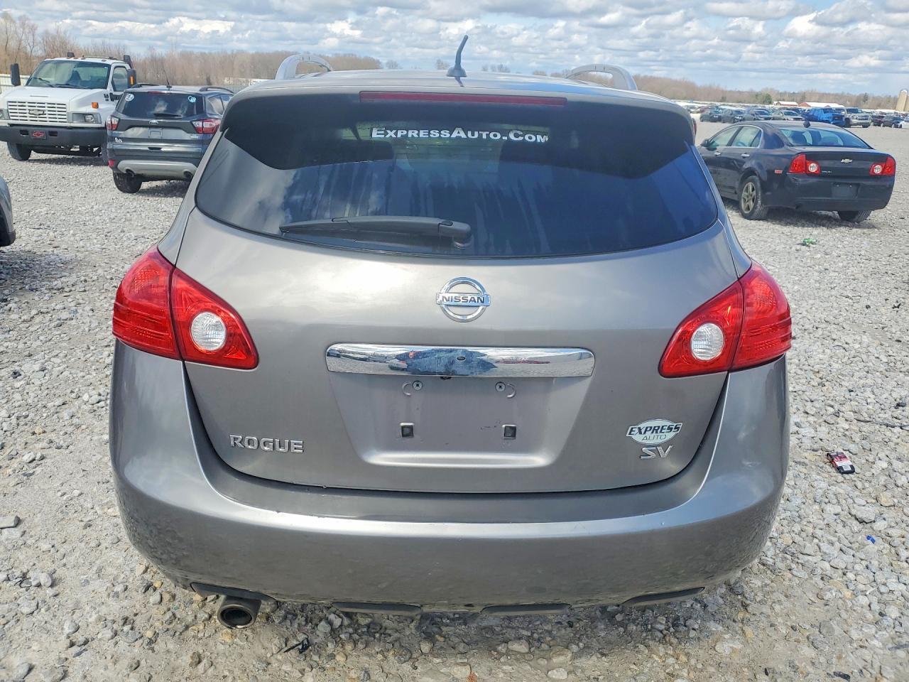 2013 Nissan Rogue S - Image 6