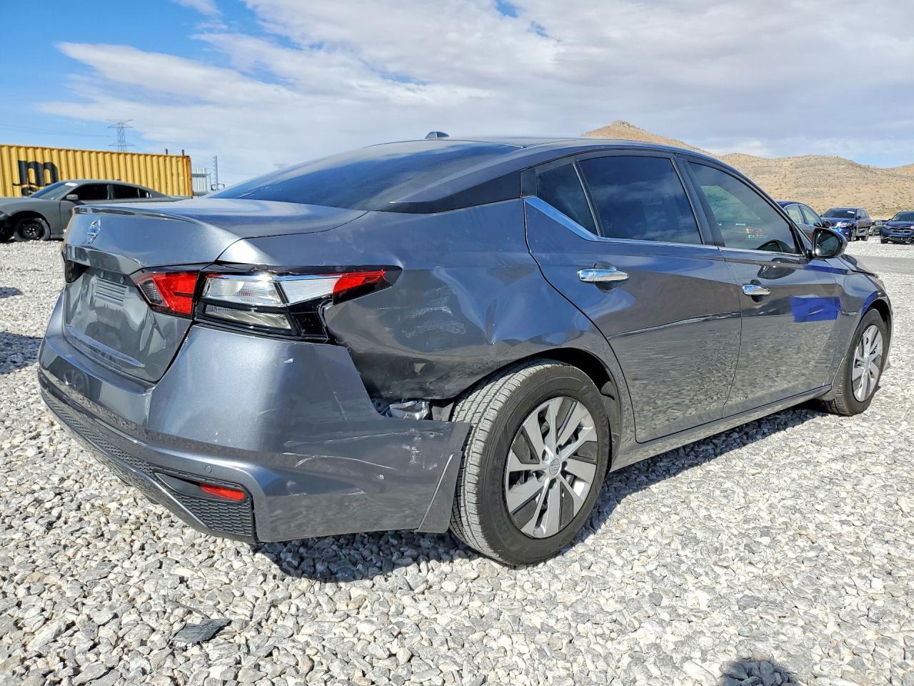 2020 Nissan Altima S - Image 3