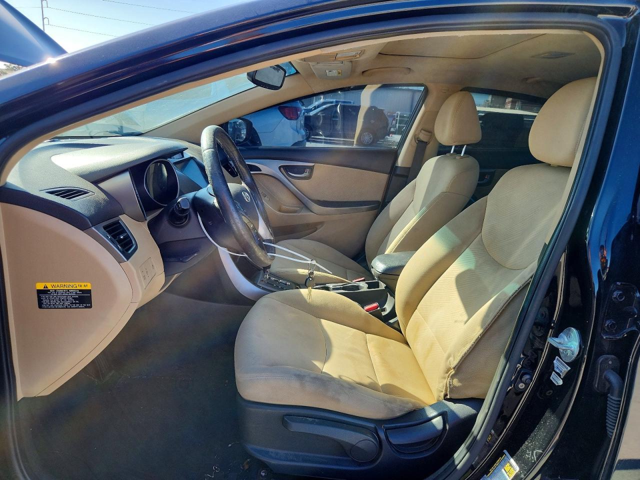 2013 Hyundai Elantra - Image 7