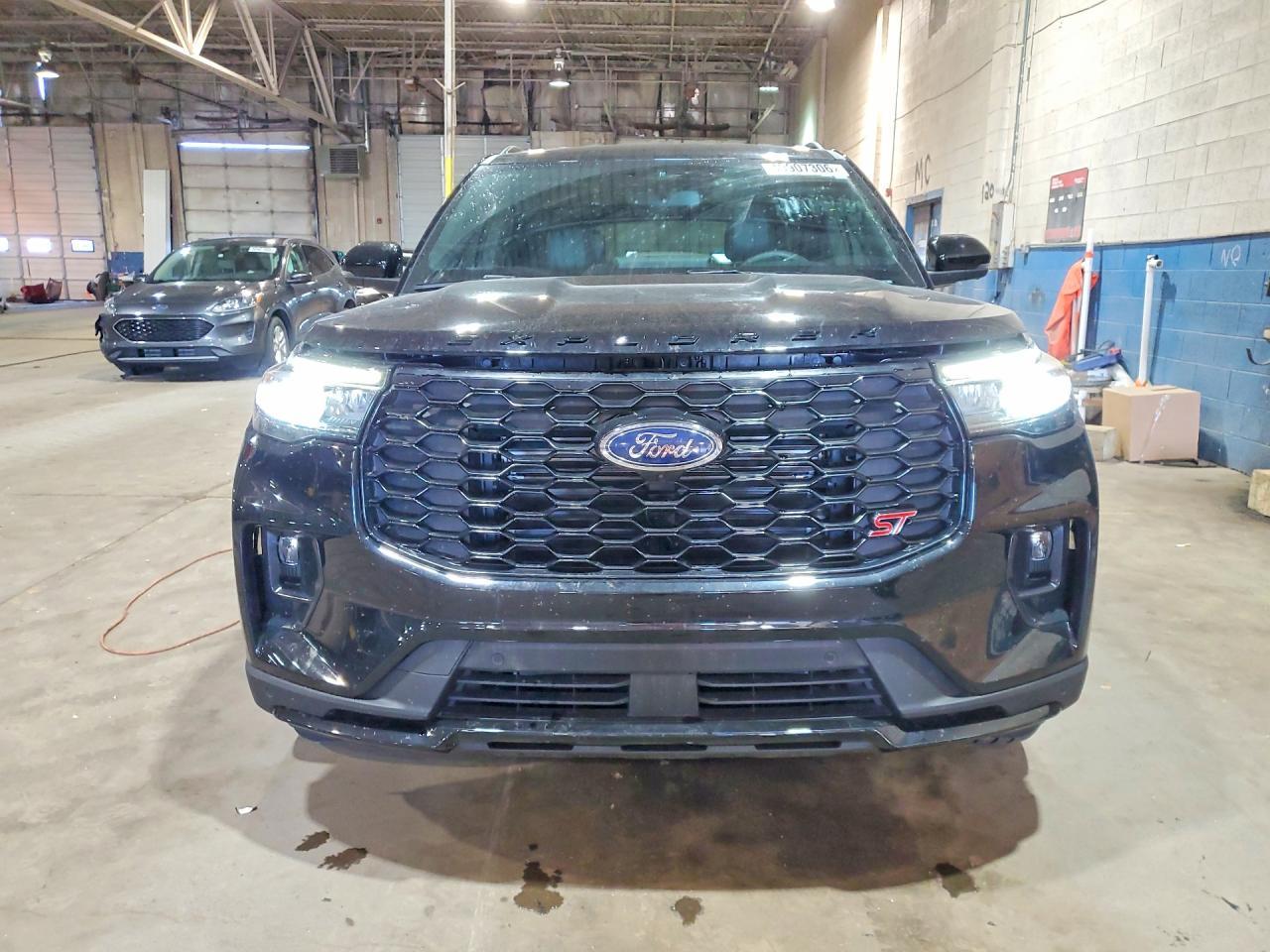 2025 Ford Explorer St - Фото 5