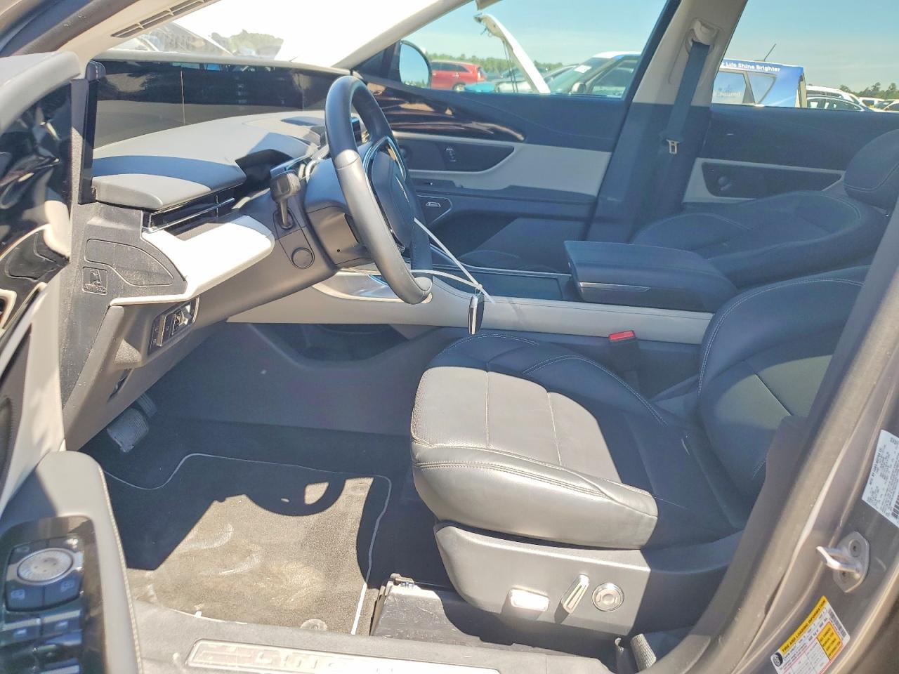 2025 Lincoln Nautilus Premiere - Фото 7