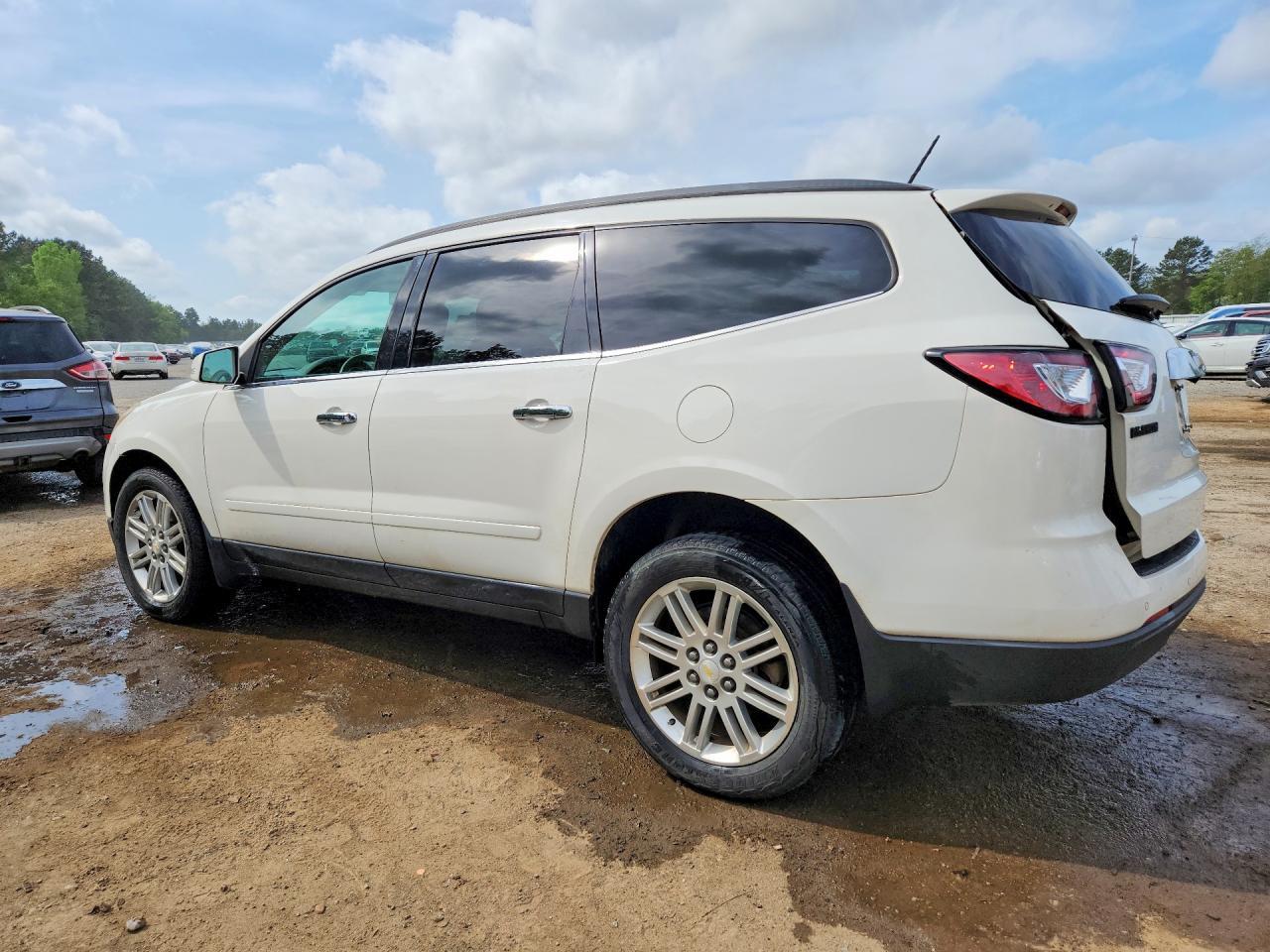 2015 Chevrolet Traverse Lt - Фото 2
