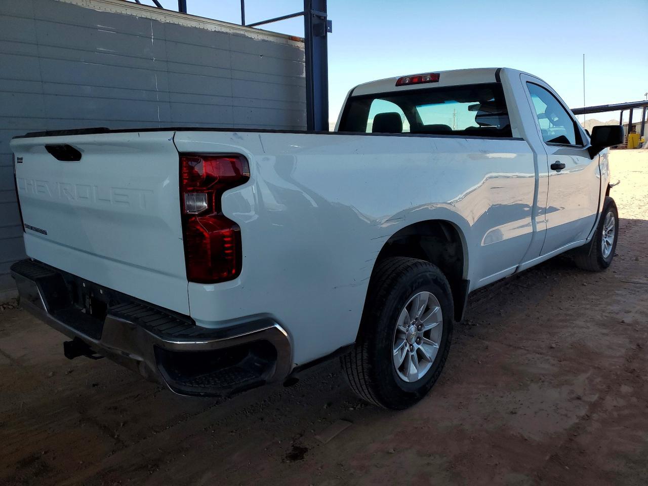 2021 Chevrolet Silverado C1500 - Фото 3