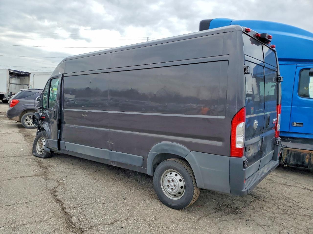 2018 Ram Promaster 2500 Delivery Van - Фото 2