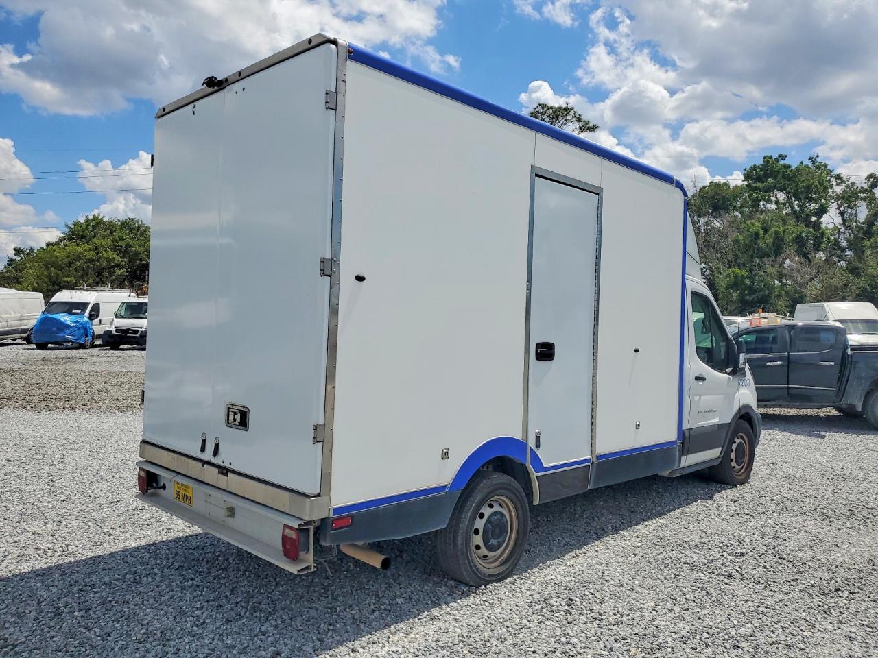 2021 Ford Transit T-350 Hd Refrigerated Truck - Image 3