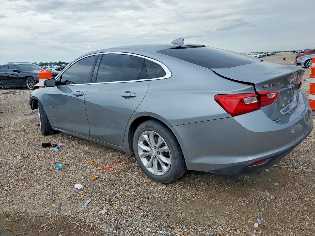 2024 Chev Malibu - Фото 2