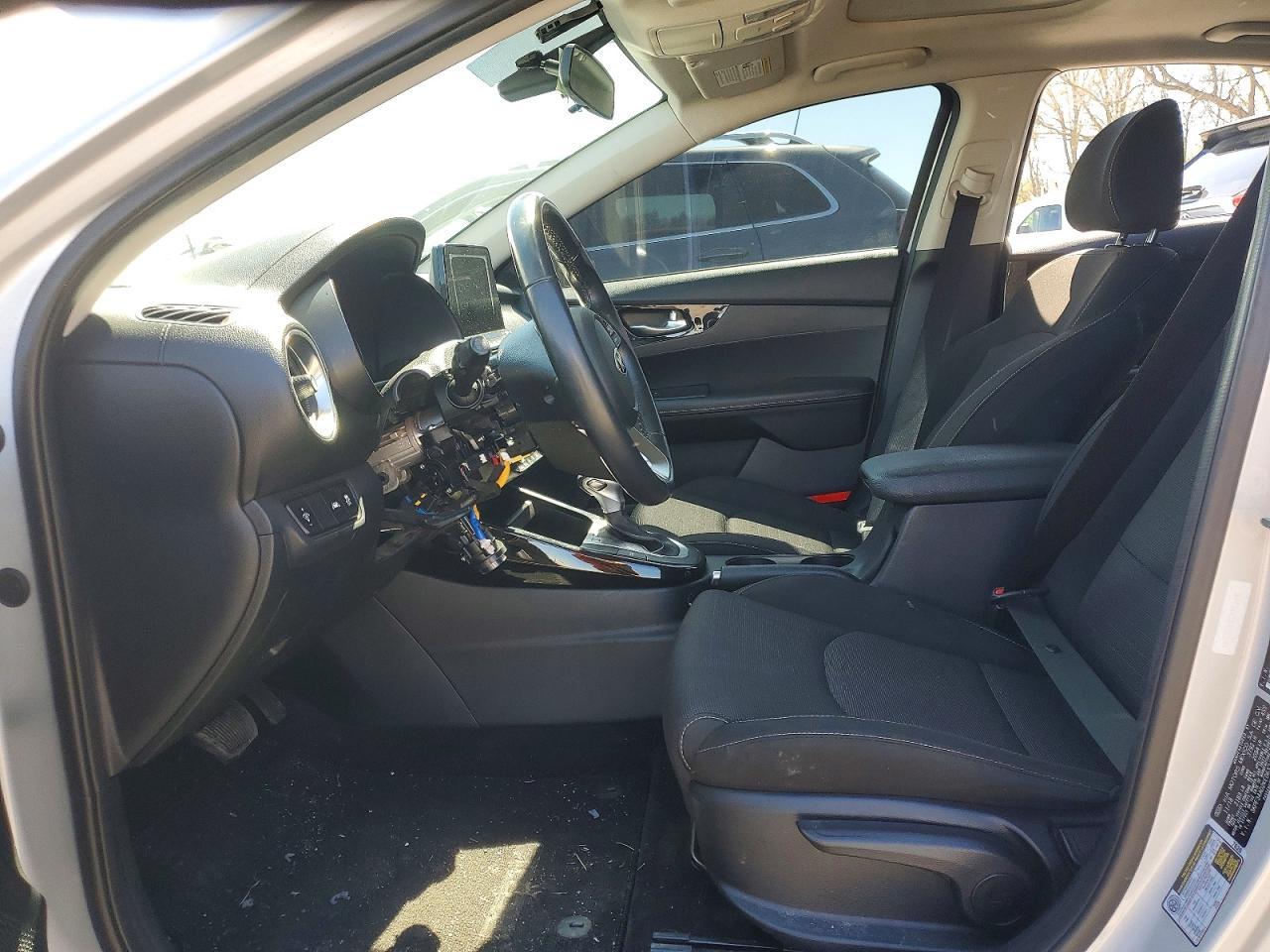 2019 Kia Forte S - Фото 7