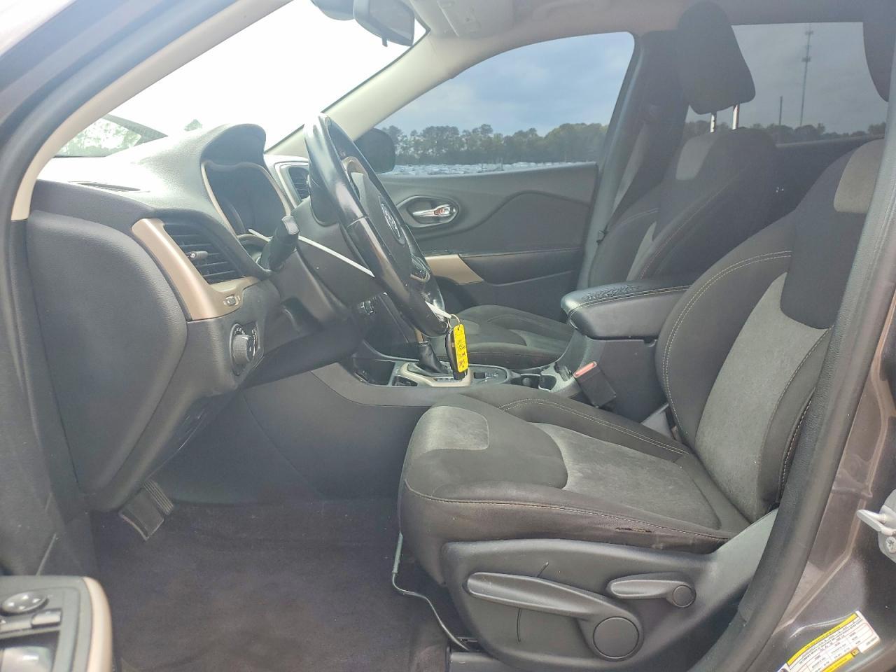 2018 Jeep Cherokee Latitude - Image 7