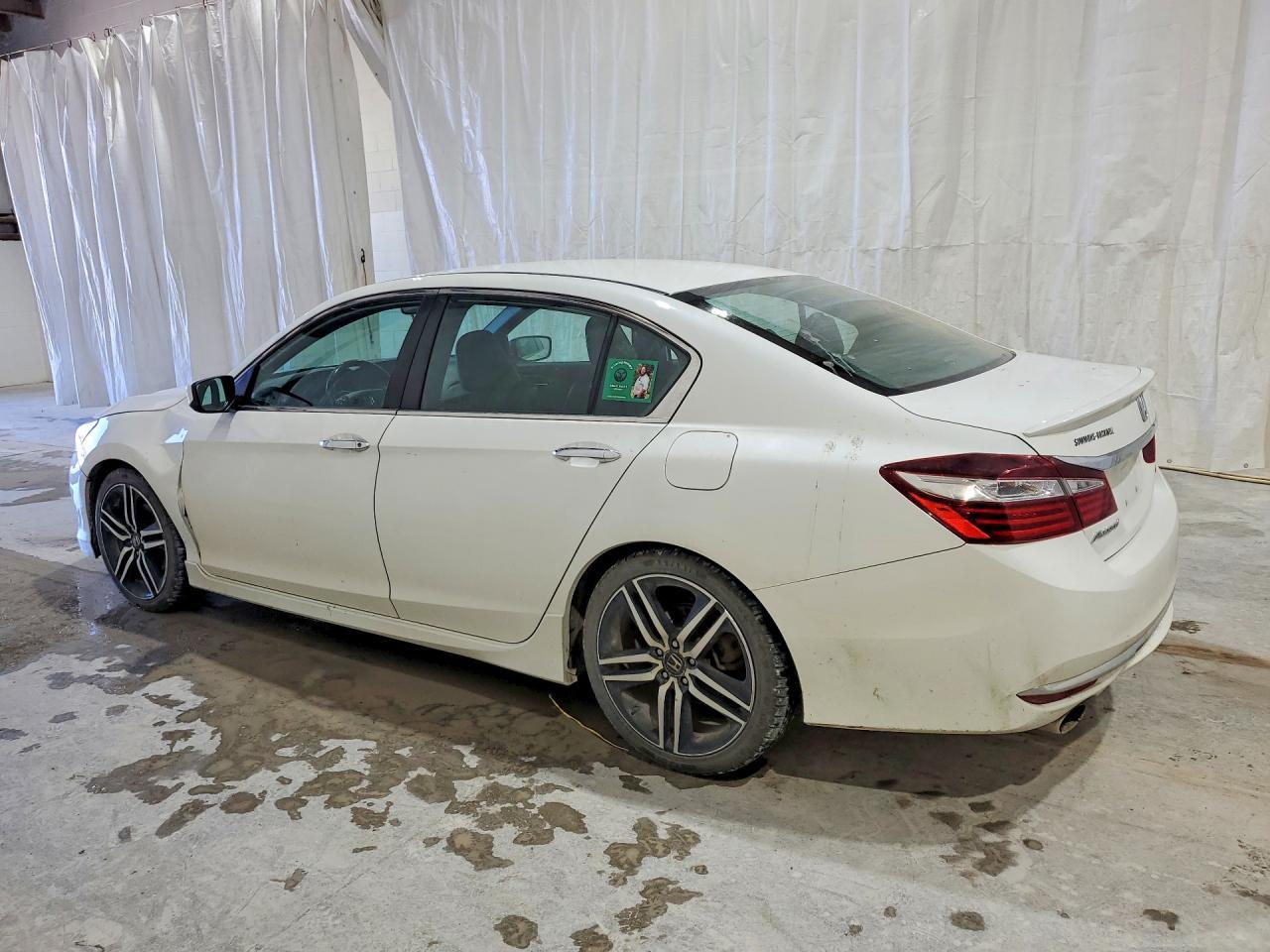 2017 Honda Accord Sport - Фото 2