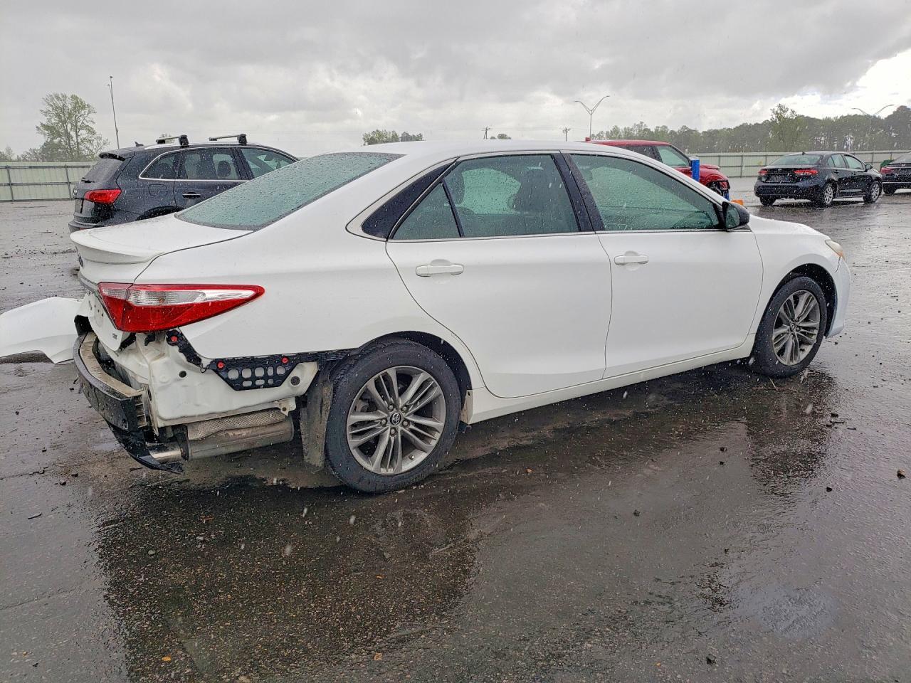 2017 Toyota Camry Se - Image 3