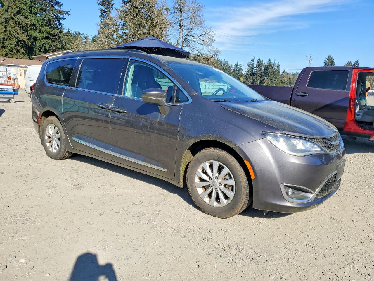 2017 Chrysler Pacifica Touring L - Фото 4
