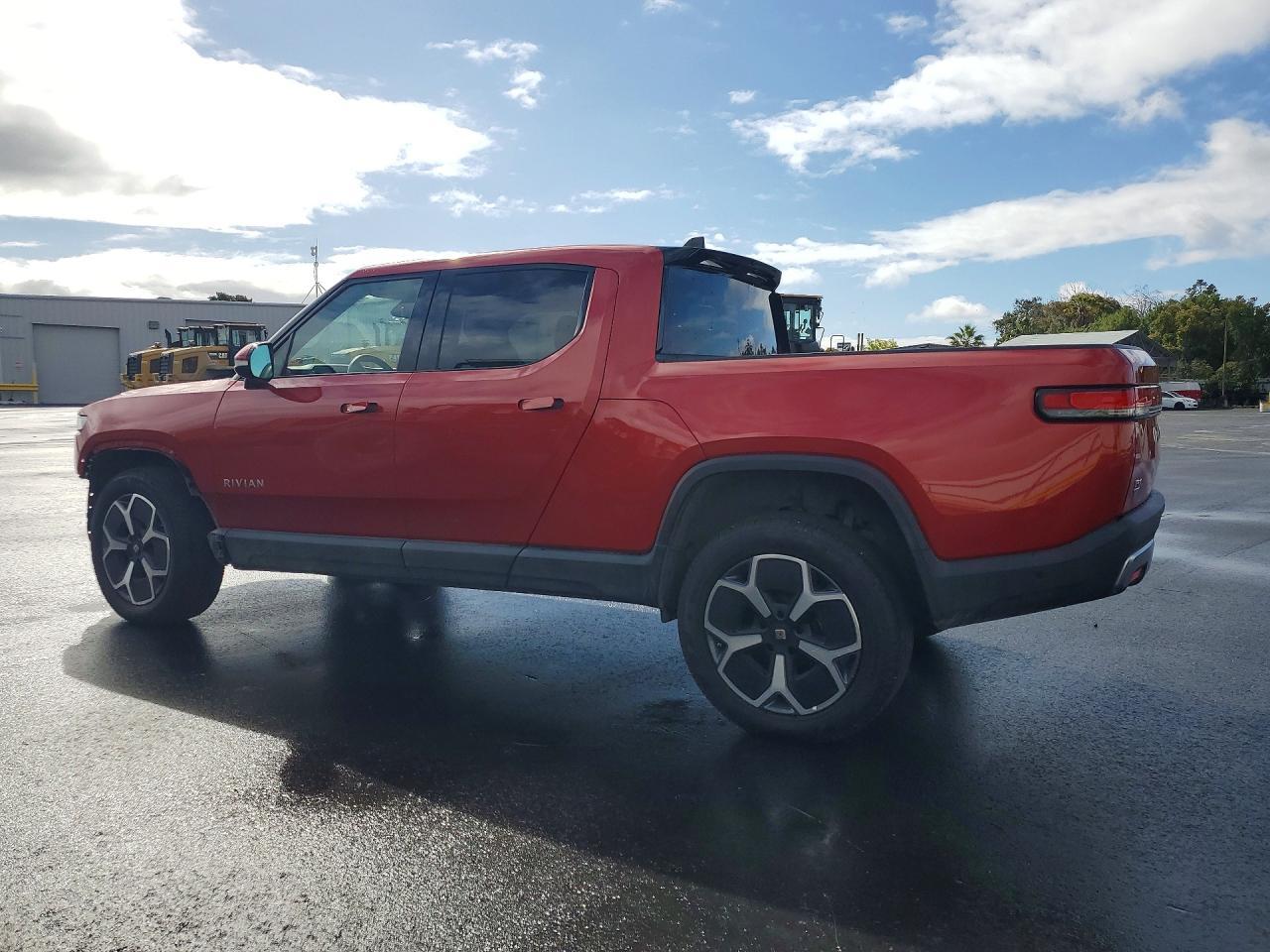 2023 Rivian R1T Adventure - Фото 2